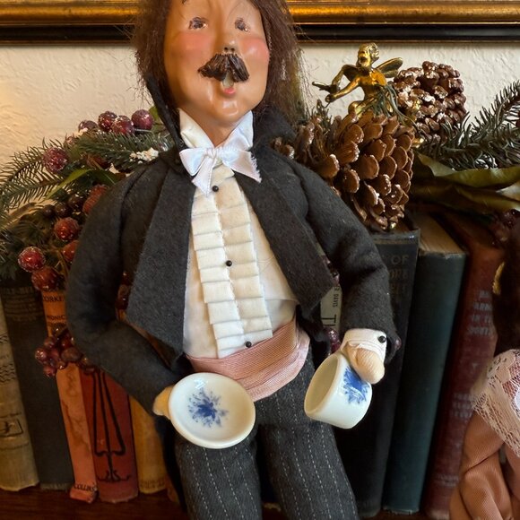 2000 Buyer's Choice Victorian Carolers - Picture 12 of 17